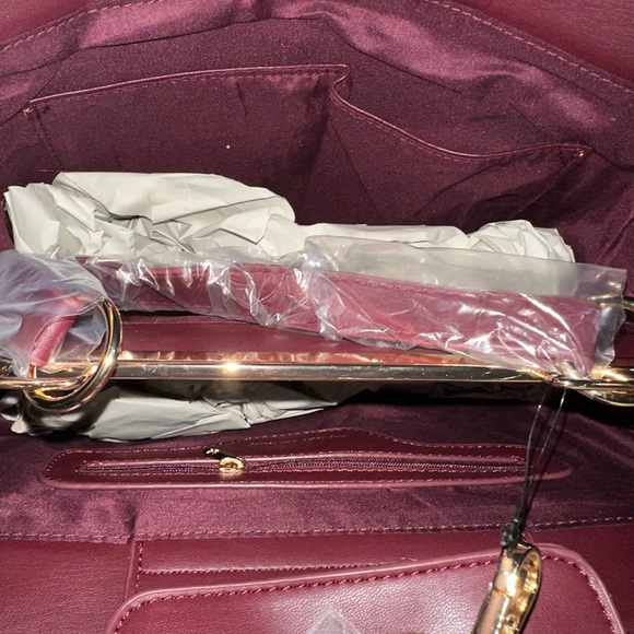 Badgley Mischka Plum Mini Tote Bag comes with Crossbody Strap NWT - Picture 3 of 3